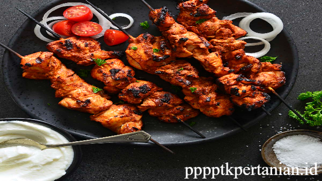 Shish Taouk: Kebab Ayam Timur Tengah yang Autentik